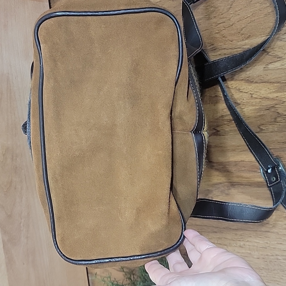 Handmade Leather & Wool Backpack - Picture 9 of 14